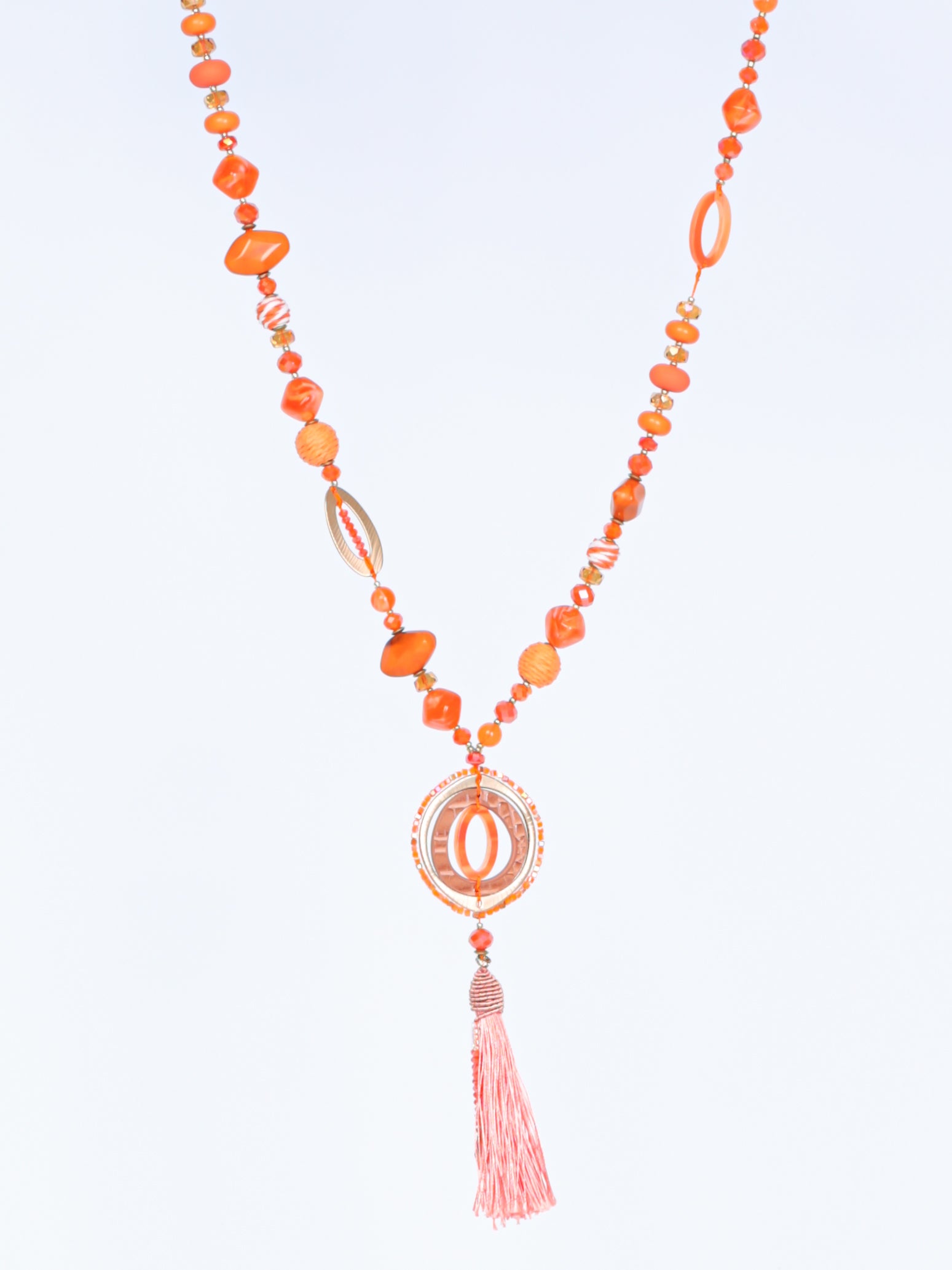 Necklace with pendant fringe