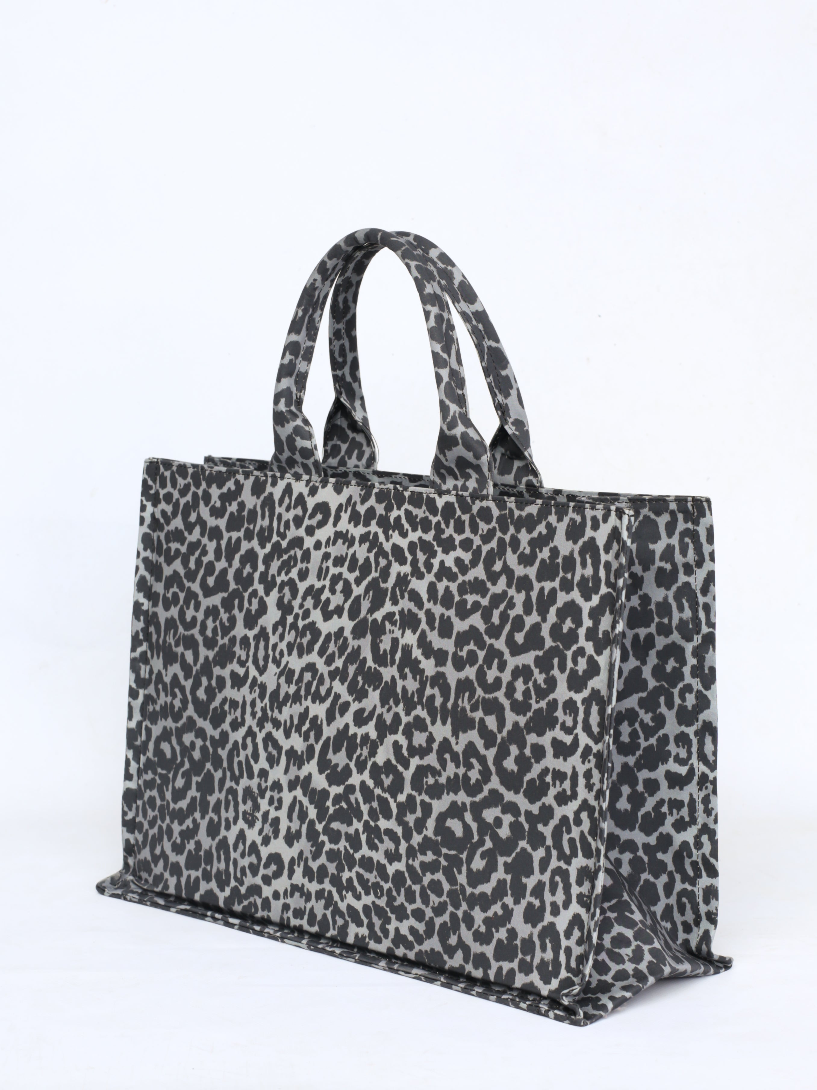 Shopper bag with animal print