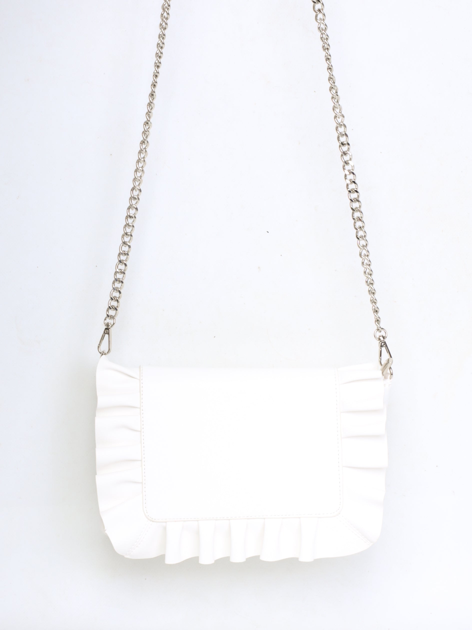 Bag with frills