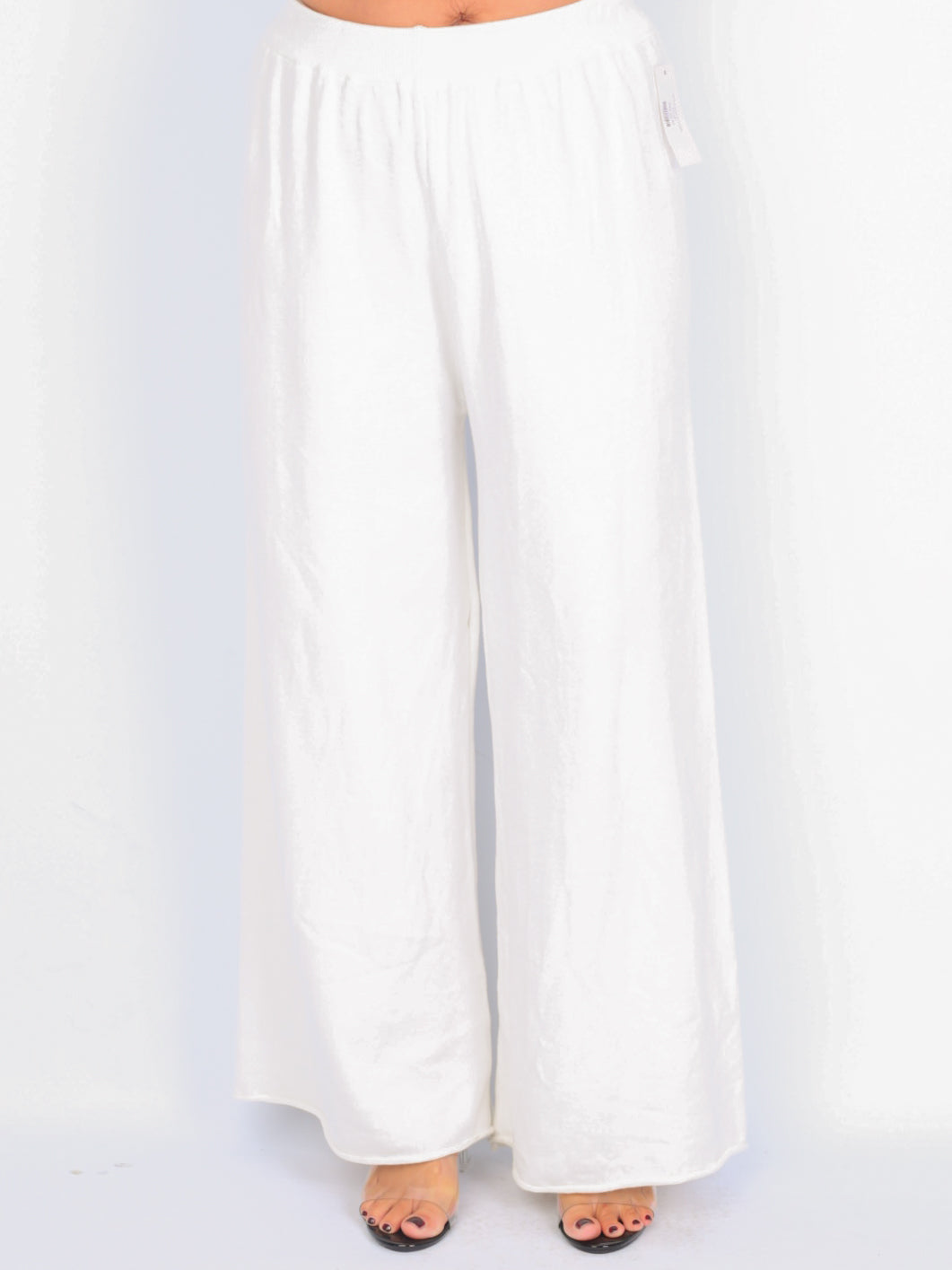 Knit trousers with width