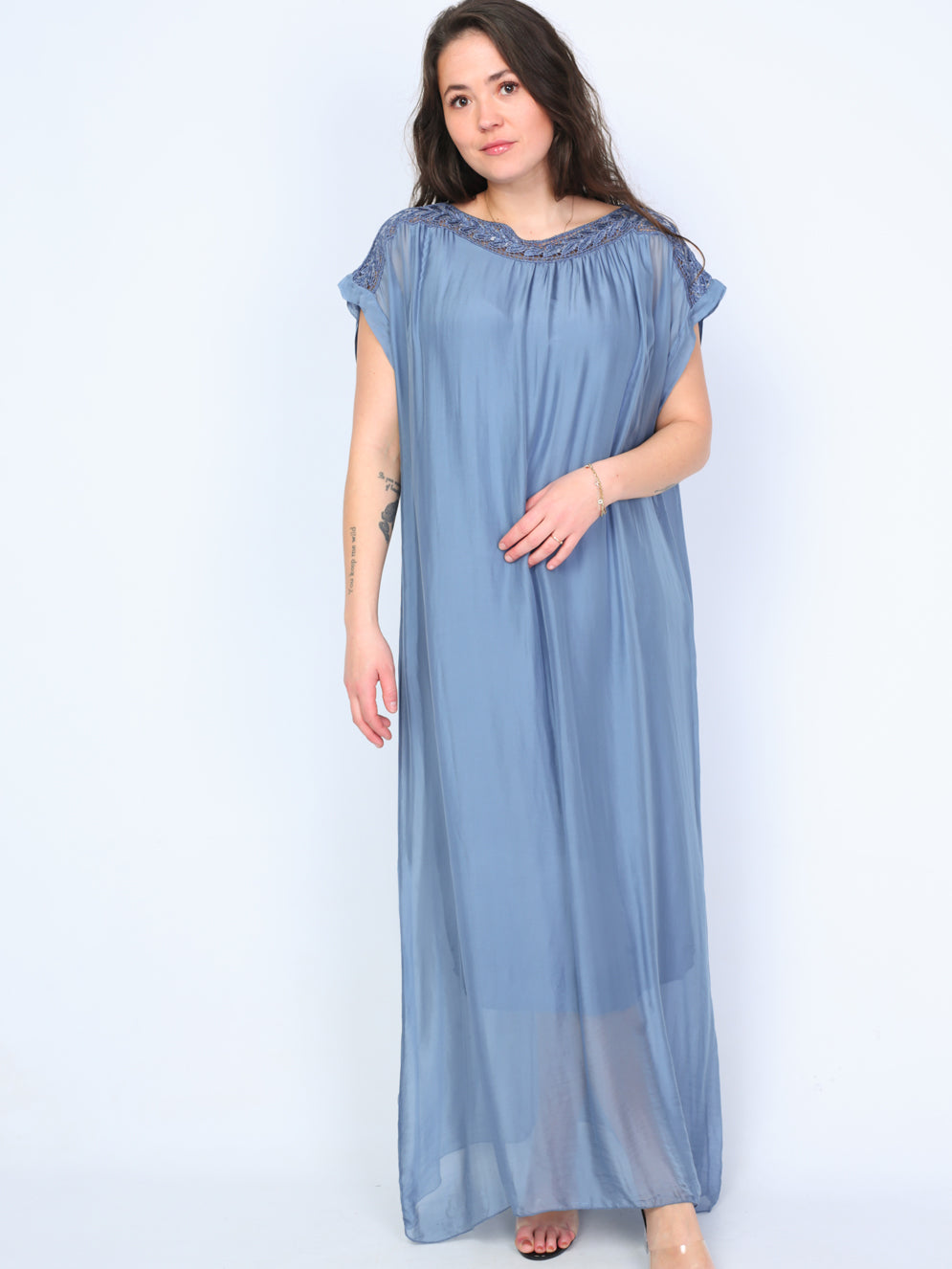 Long silk dress with embroidery and short sleeves