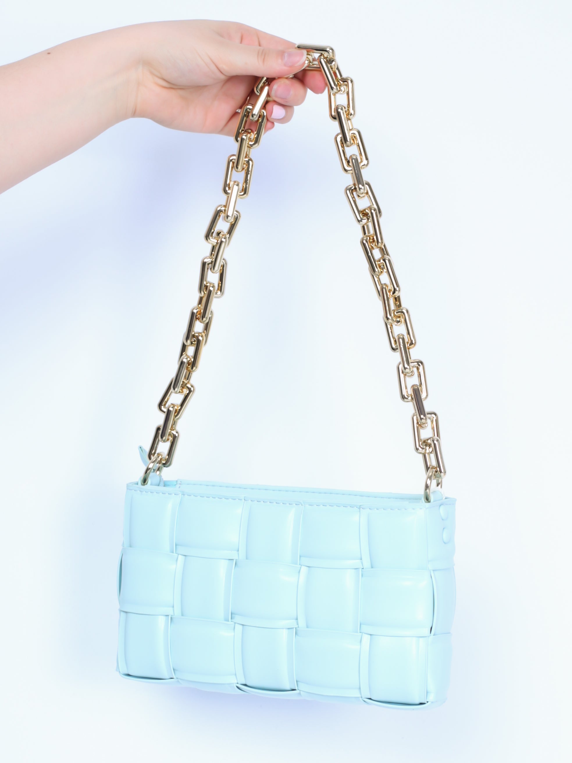 Bag with braid and gold chain