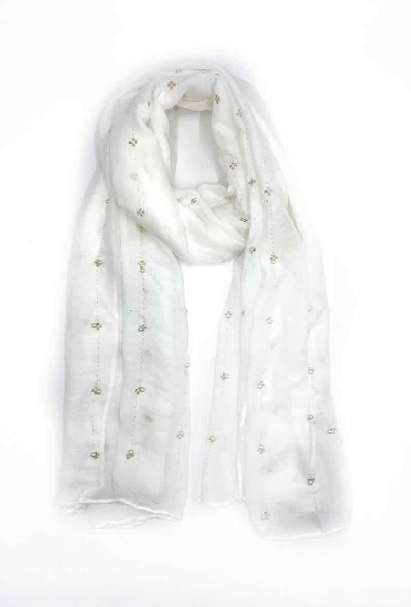 Scarf with pearls