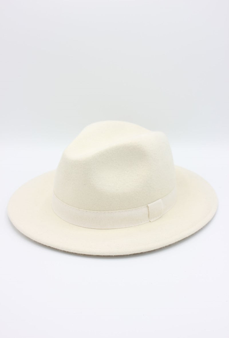 Italian wool hat with ribbon