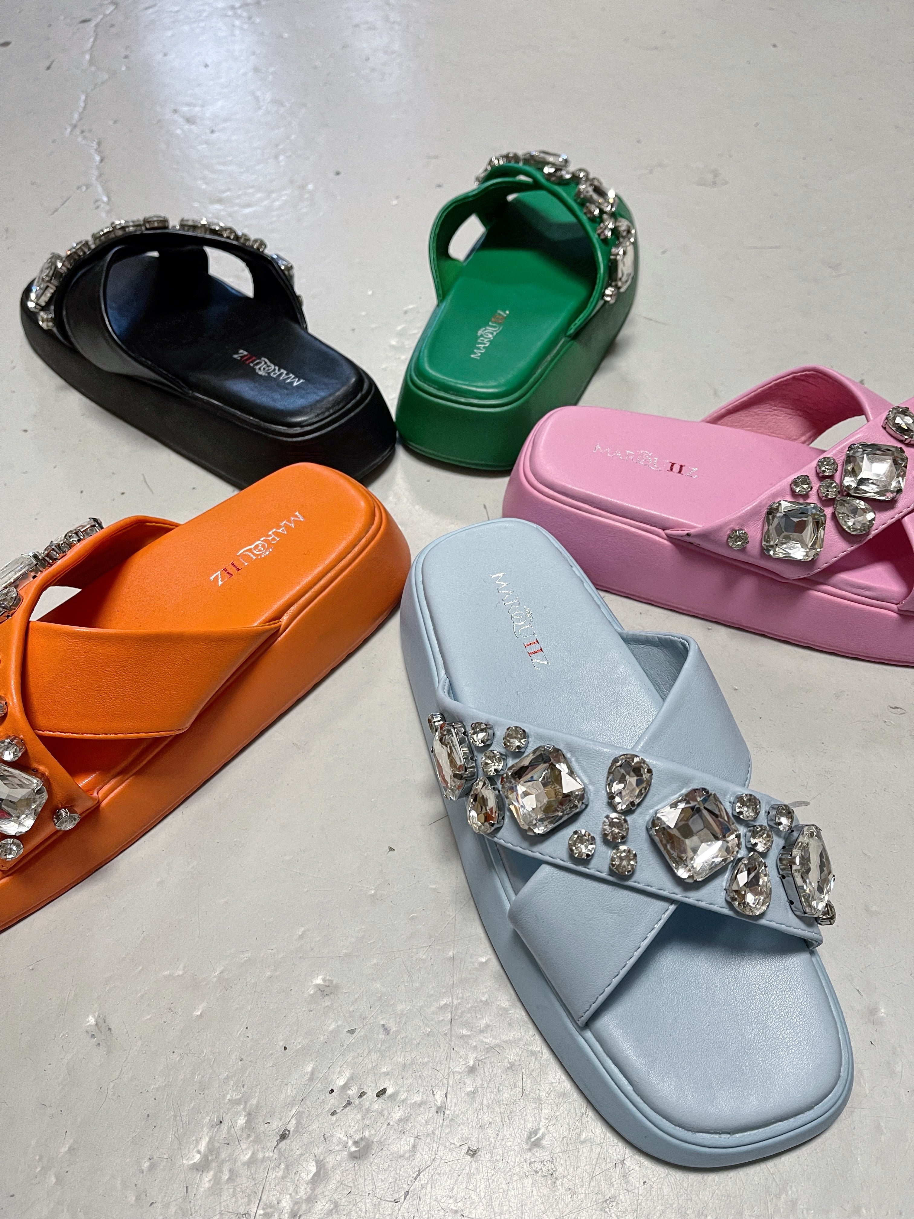 Sandals with criss cross and bling