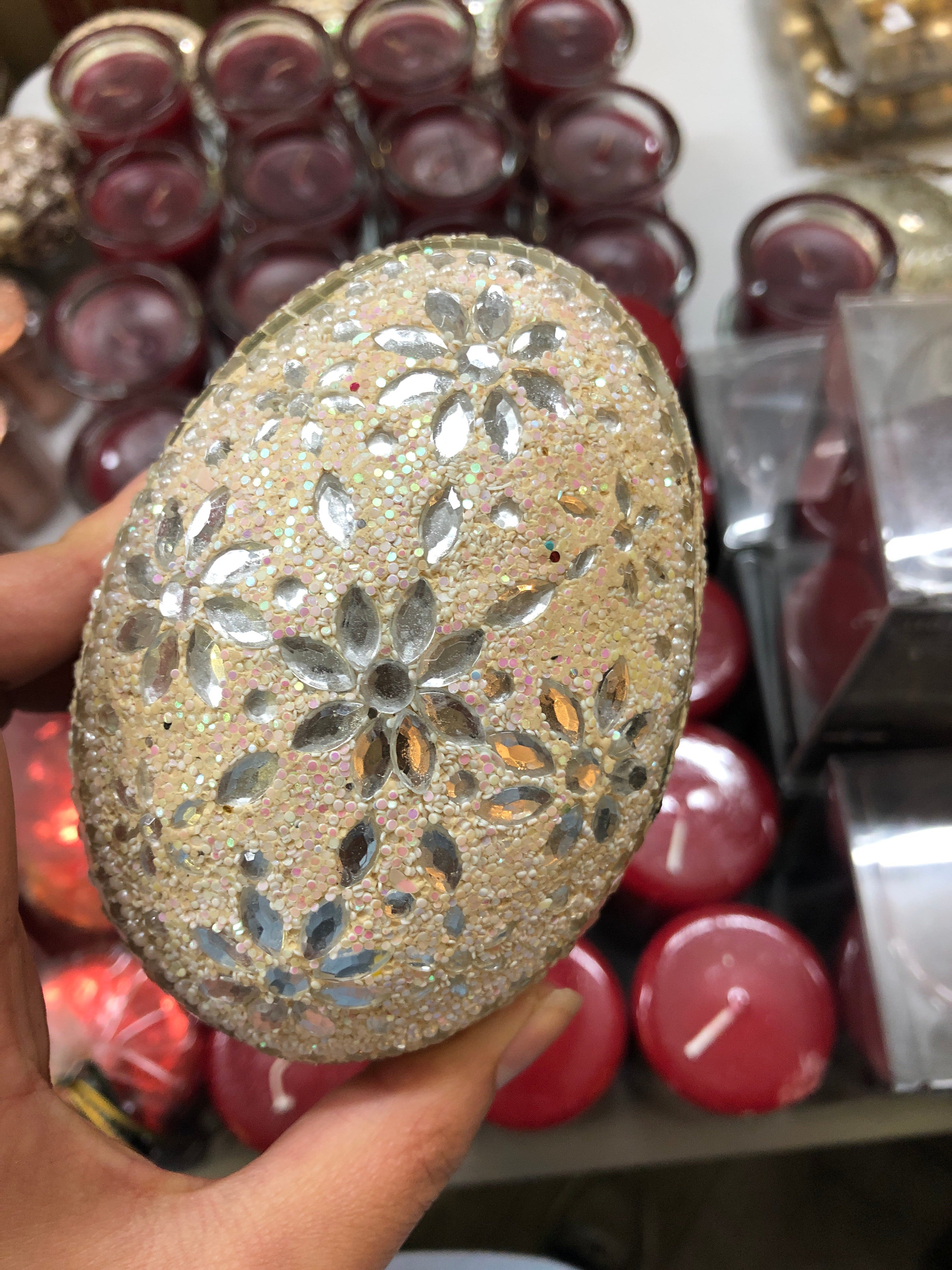 Storage egg with bling