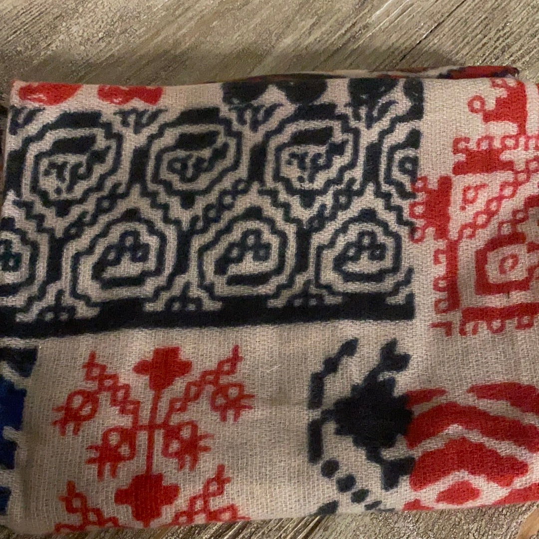 Scarf with pattern