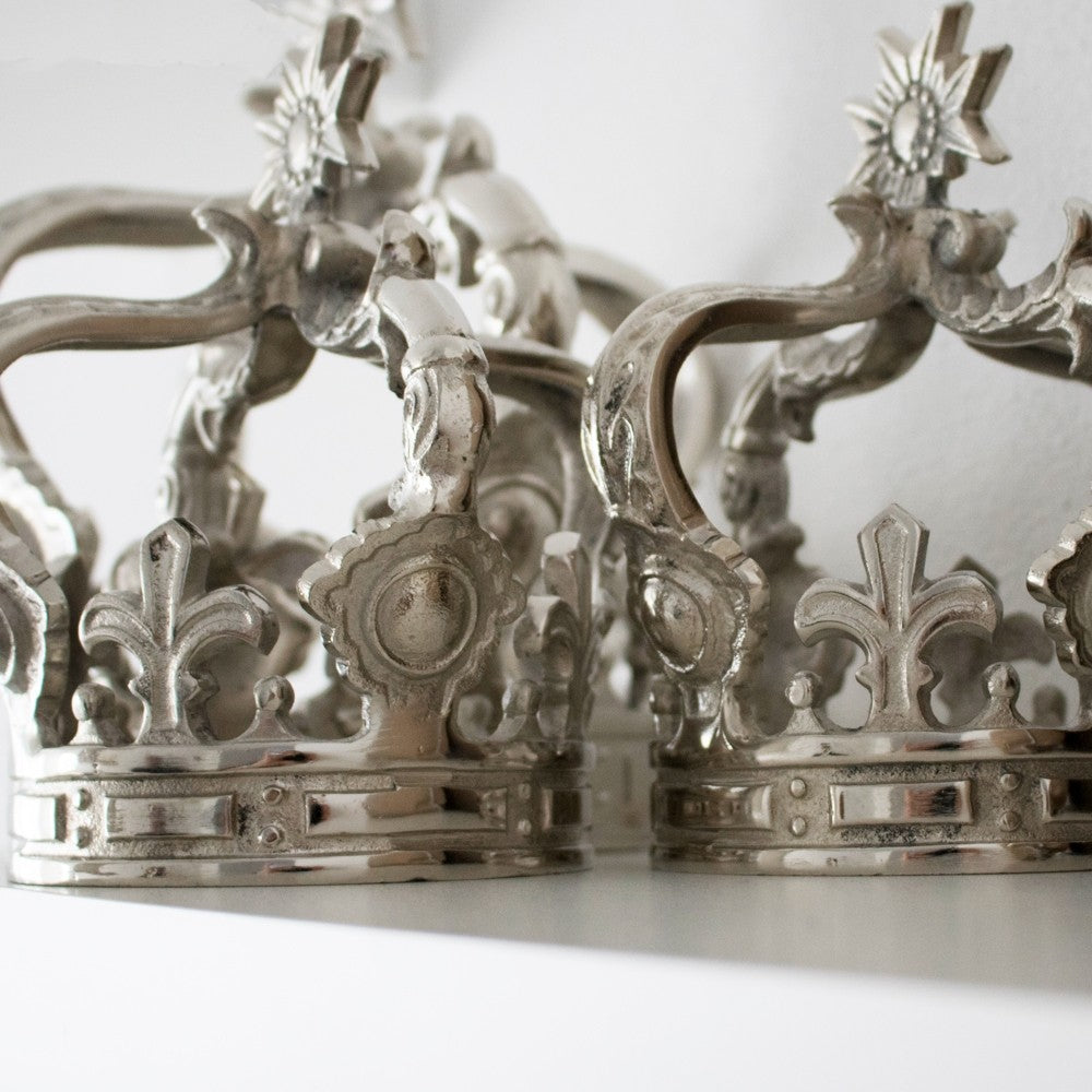 Silver aluminum crown 23x23x29cm