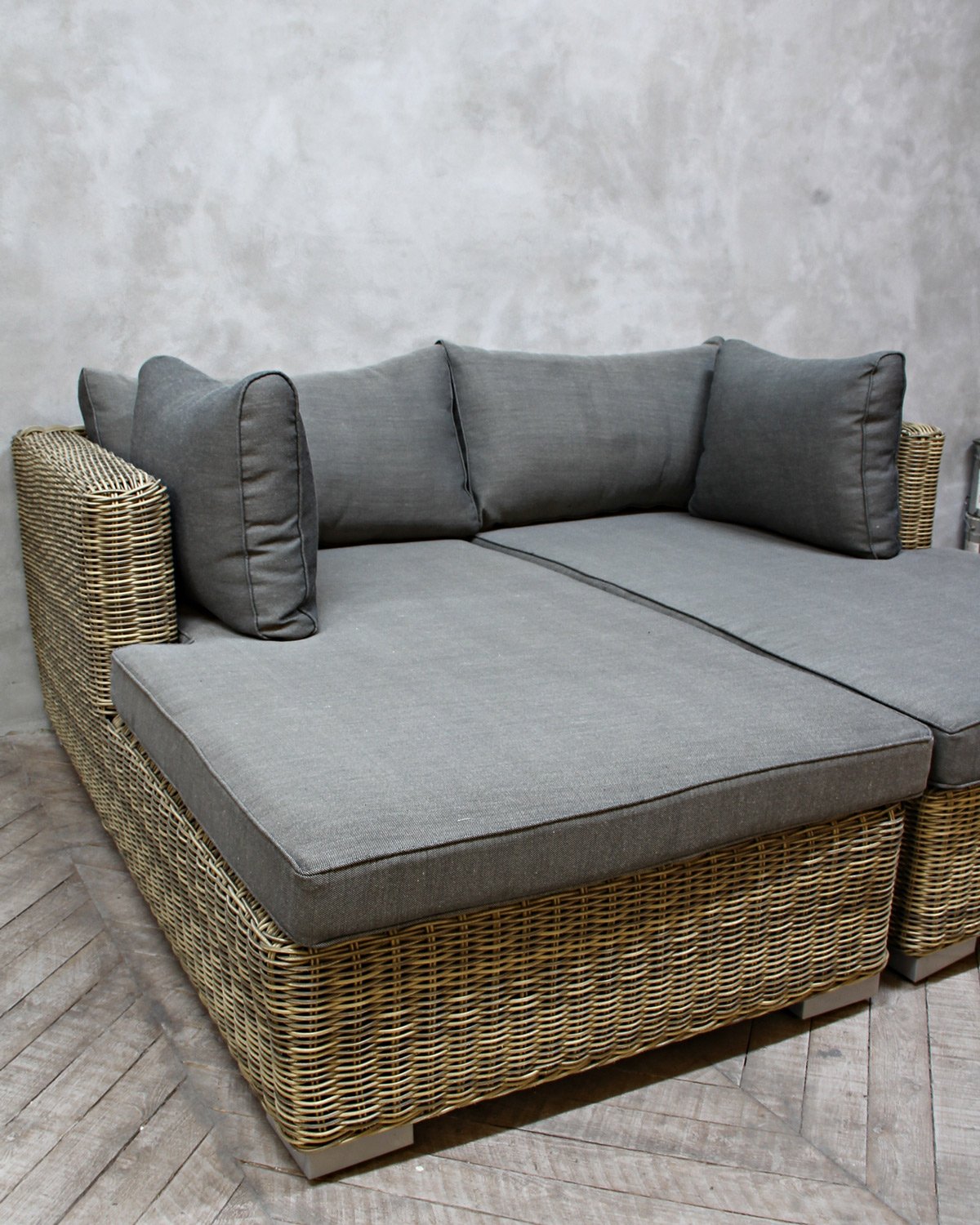 Lazice Lounge, Sofa two split, Gray Cushions, Weatherproof wicker